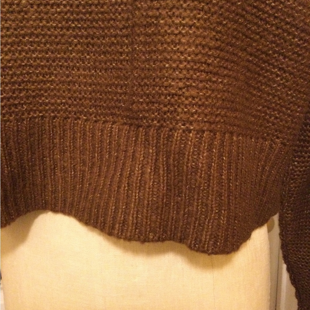 Cropped Turtleneck Sweater - Picture 5 of 8